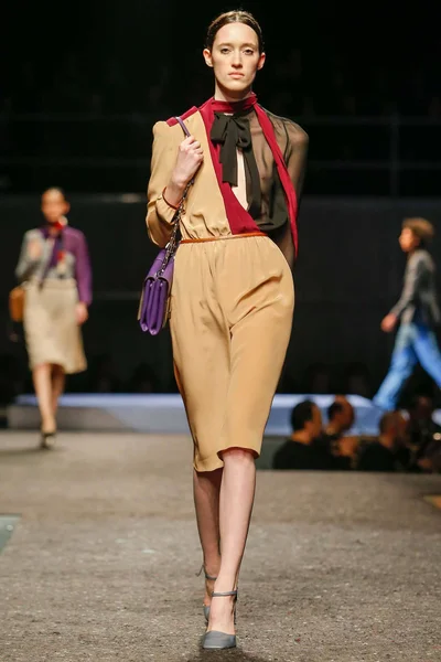 Look 27
